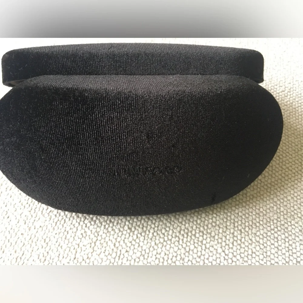 Tom Ford Black Velvet Eyewear hard Case with cloth